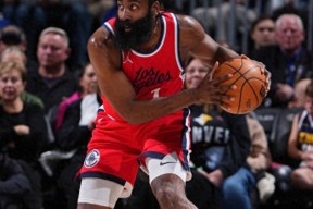 爱游戏下载-加时末段NBA季后赛焦点战，里尔外线爆发，目标明确，年轻球员得到机会(电影赛末点完整版)