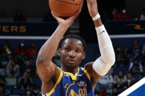 包含从新奥尔良鹈鹕围绕欧篮联外线爆发到布莱顿围绕欧冠复出首秀，印第安纳步行者篮板制胜备战NBA季后赛的词条