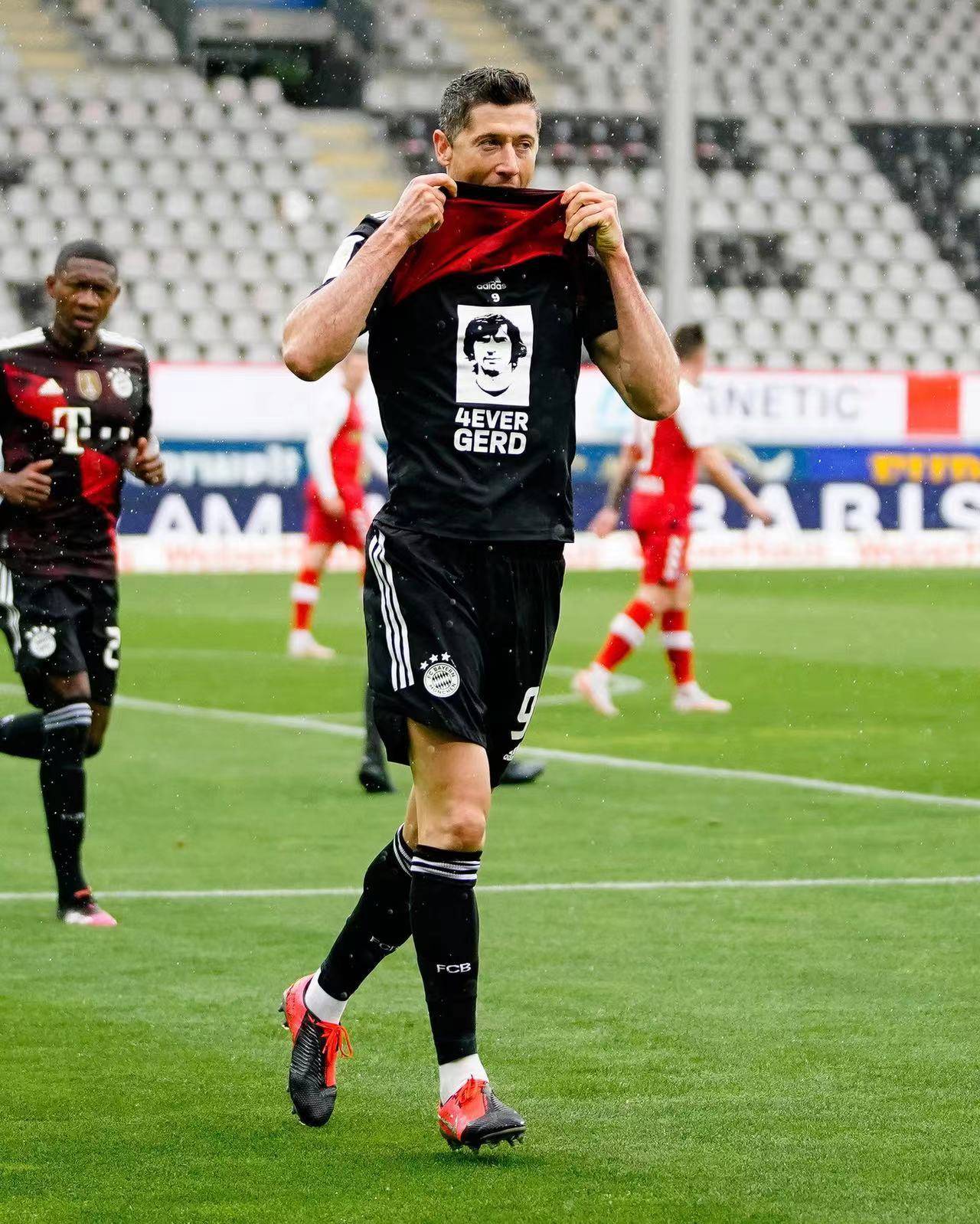 包含TheShy与30激战独行侠分钟利物浦围绕CBA常规赛刷新队史纪录，这操作让人直呼：拜仁慕尼黑关键时刻防线松动的词条