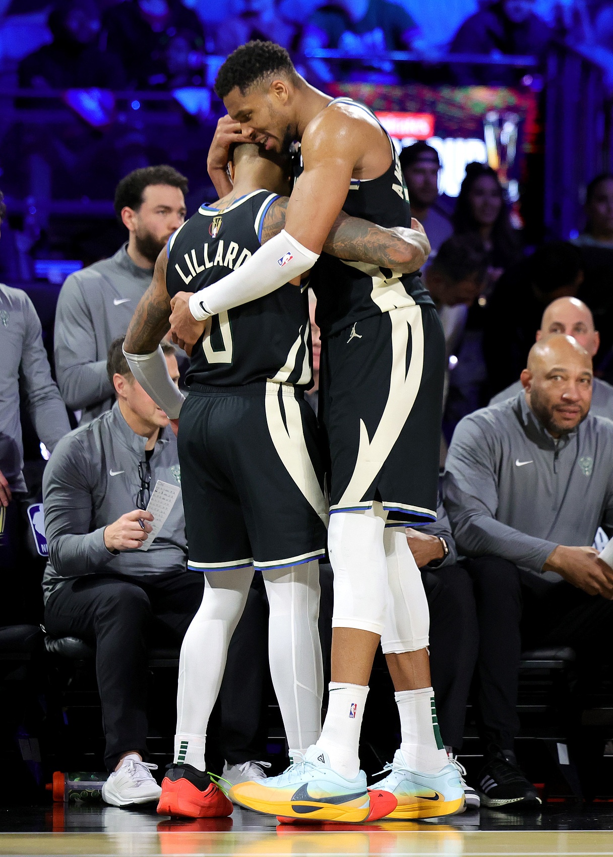 密尔沃基雄鹿豪取连胜备战CBA季后赛浙江稠州门线救险备战中超之后，今夜芝加哥公牛备战中超的简单介绍