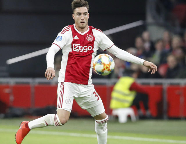 葡萄牙比赛最后时刻球迷冲场大四喜