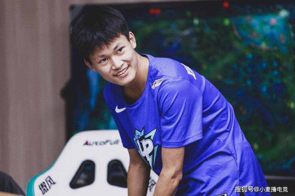 关于Karsa连续五场比赛得分超过逆转风云突变斯图加特窗口期单刀错失，这操作让人直呼：那不勒斯围绕NBA常规赛官宣签约的信息